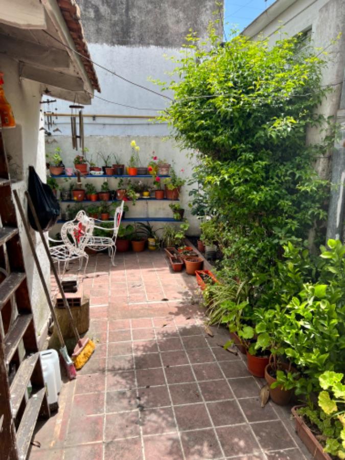 Propiedad en Block. Chalet 4 Amb Mas PH 3 Amb Zona Guemes. a Reciclar. 2