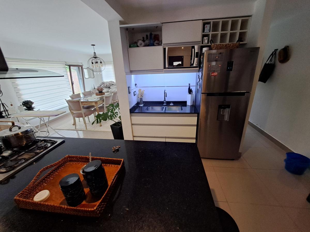 Chalet 4 Ambientes Barrio La Florida, Permuta por Dep. Guemes 3 Amb con Coch. 4