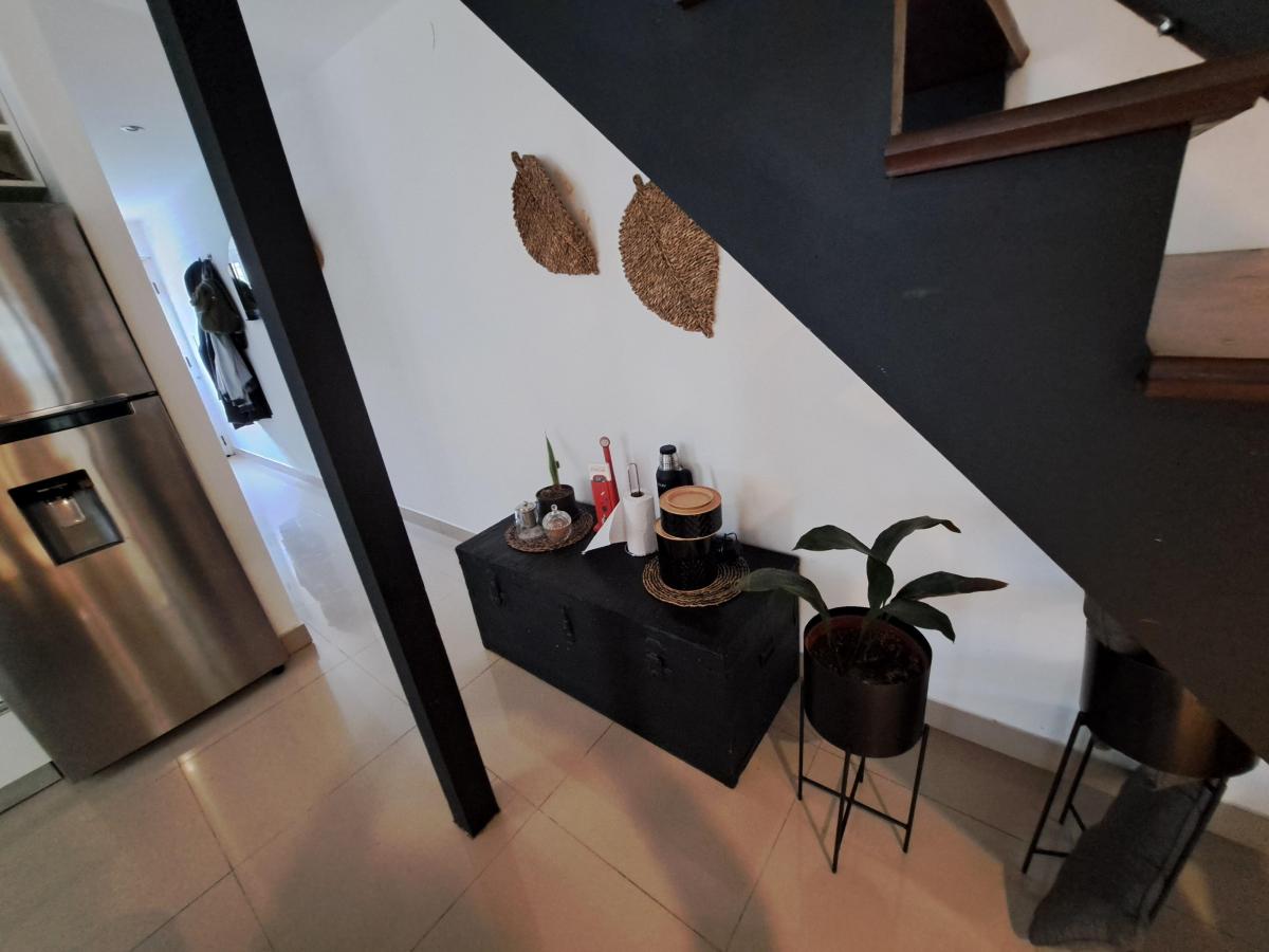 Chalet 4 Ambientes Barrio La Florida, Permuta por Dep. Guemes 3 Amb con Coch. 5