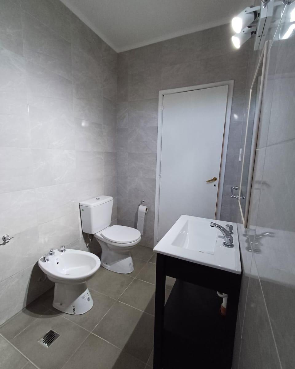 Foto de Galpón + Casa 3 Amb. 330 m² en Zona Puerto. Av 39, imagen 2