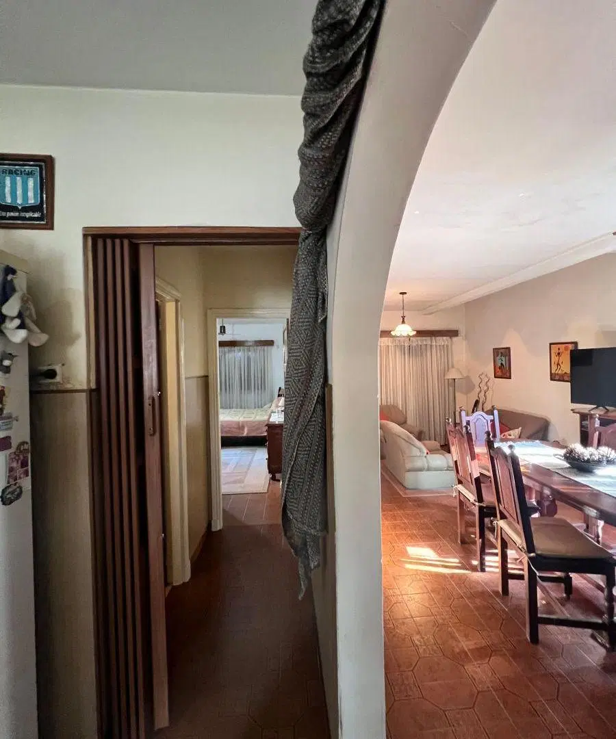 Chalet 3 ambientes con 2 baños , living comedor , cocina comedor , lavadero , jardín , galpón 5