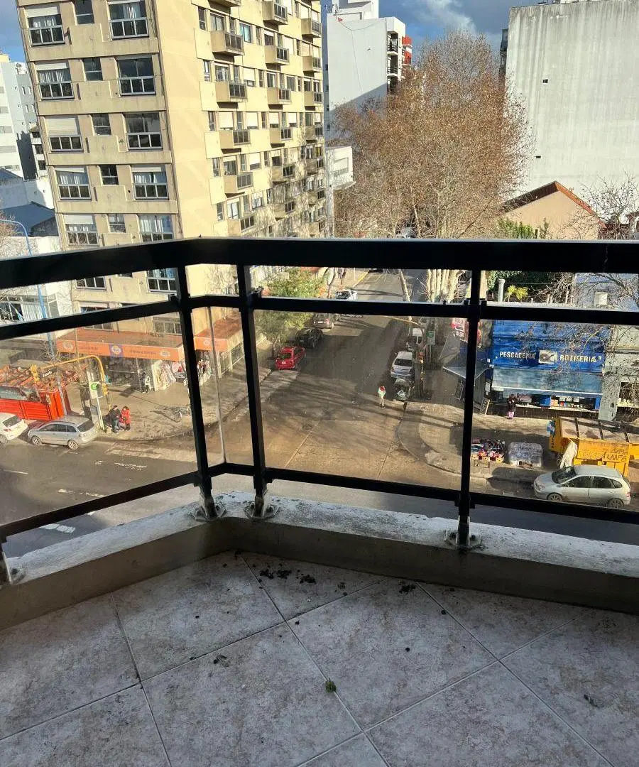 Departamento 3 ambientes con balcón macrocentro u$s 90.000 5
