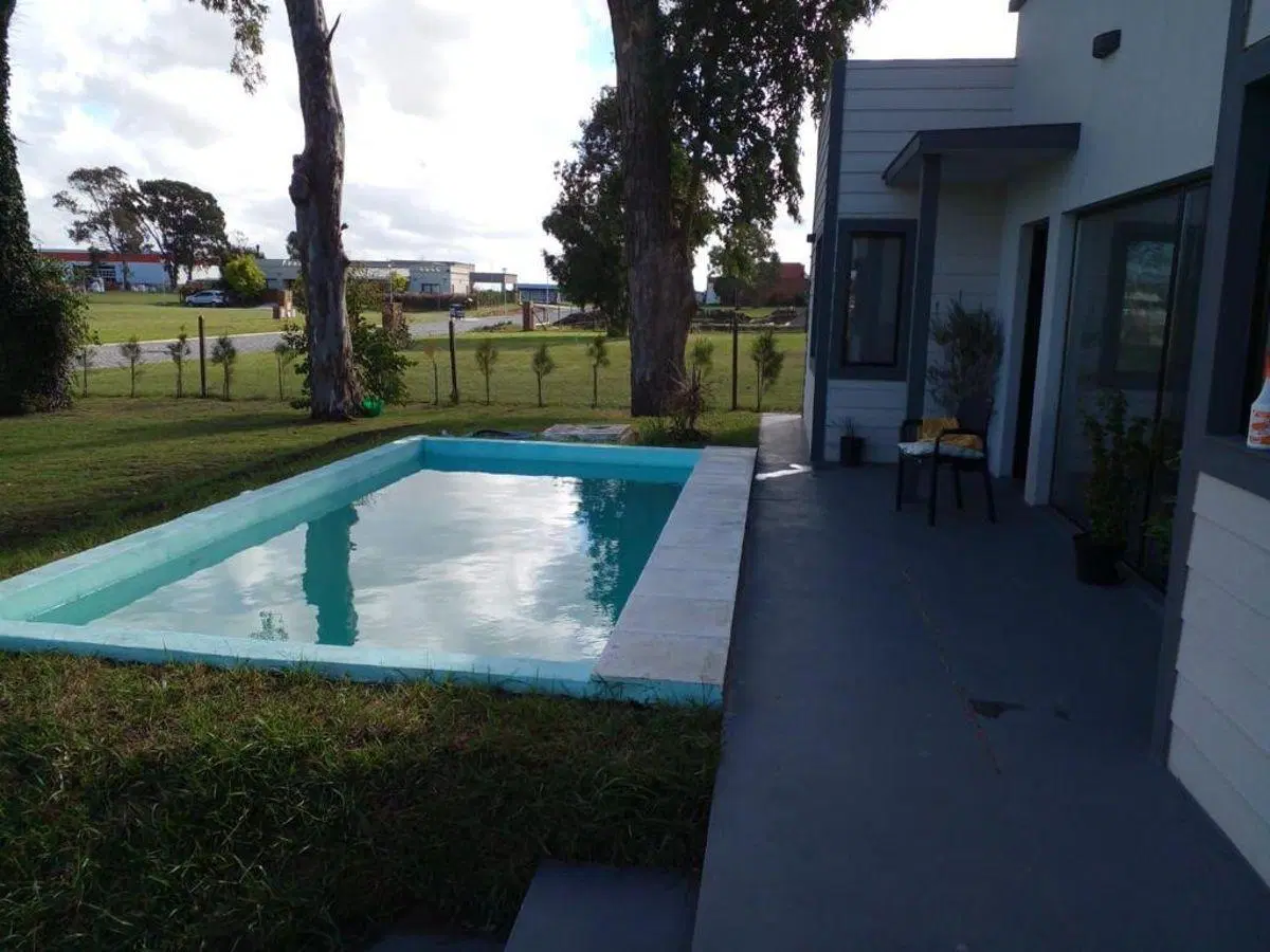 Casa en barrio abierto La Aurelia , donde la tranquilidad y la seguridad se respira. 4