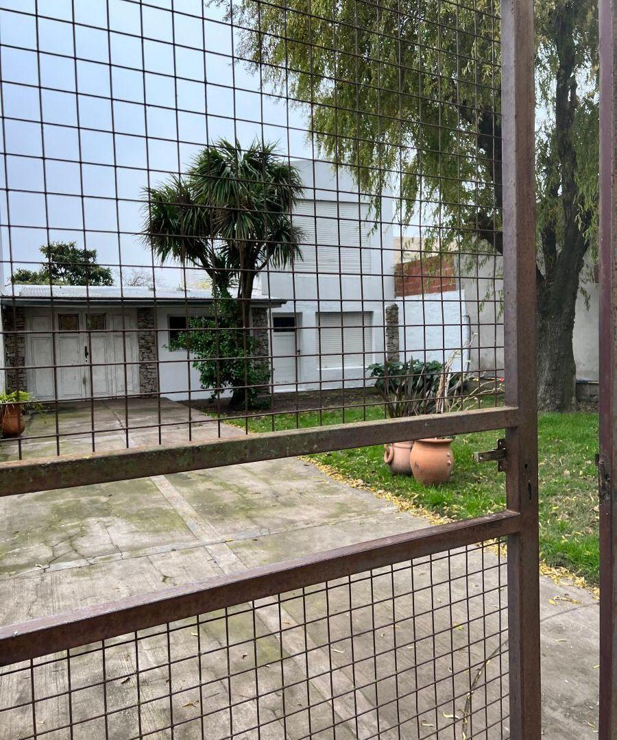 Foto de Oportunidad valor lote casa en barrio San Carlos , Lamadrid y Azcuenaga, imagen 1