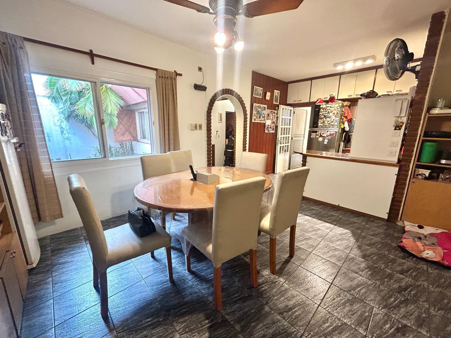 Venta PH 5 Ambientes con Patio, contrafrente en Villa Lynch!