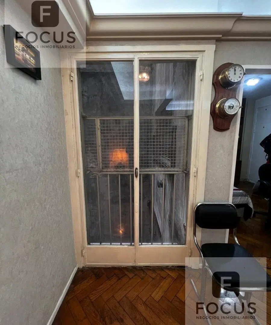 Venta Piso 4 Ambientes con balcón al frente en Balvanera! 4