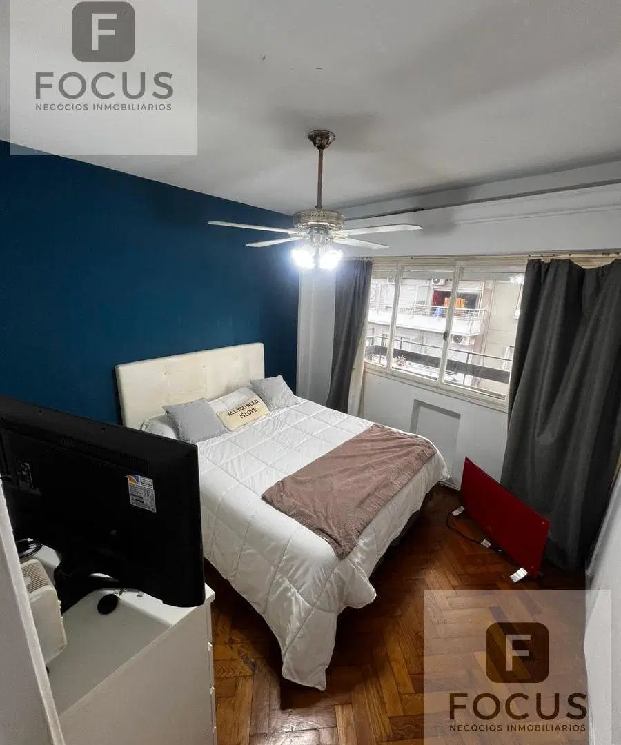 Venta Piso 4 Ambientes con balcón al frente en Balvanera! 3