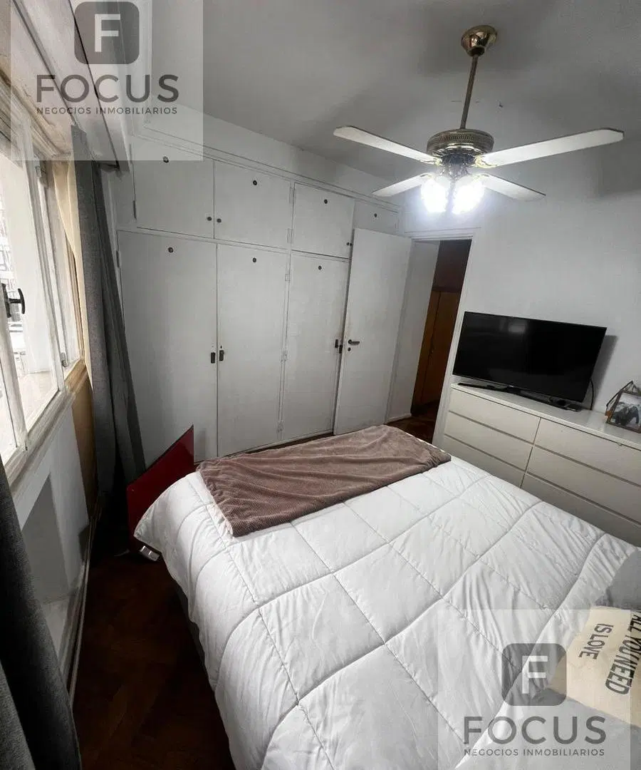 Venta Piso 4 Ambientes con balcón al frente en Balvanera! 5