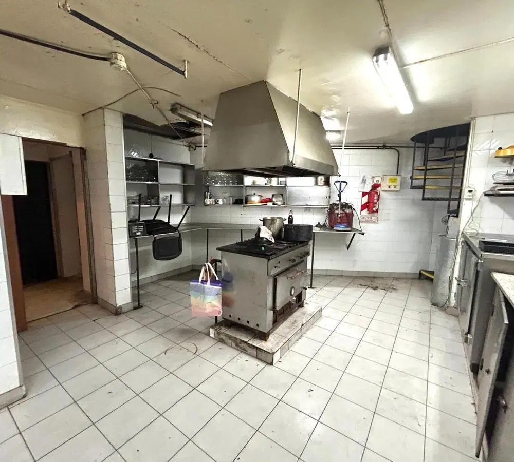 LOCAL EN VENTA POMPEYA 4