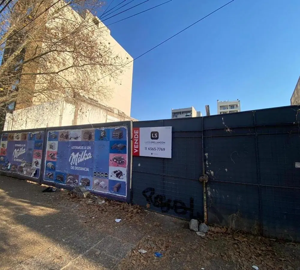 Terreno Doble Frente en Saenz Peña frente a Plaza Pastorino! 2