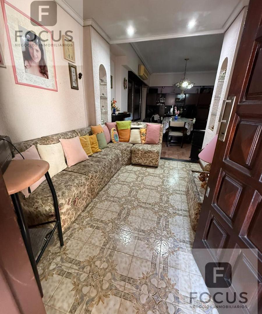 Foto de Casa Lote propio con garage patios y terraza en Villa Lynch!, imagen 3