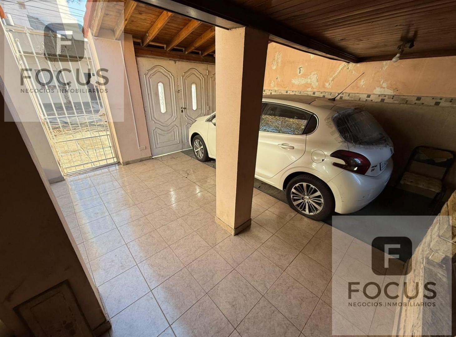 Foto de Casa Lote propio con garage patios y terraza en Villa Lynch!, imagen 5