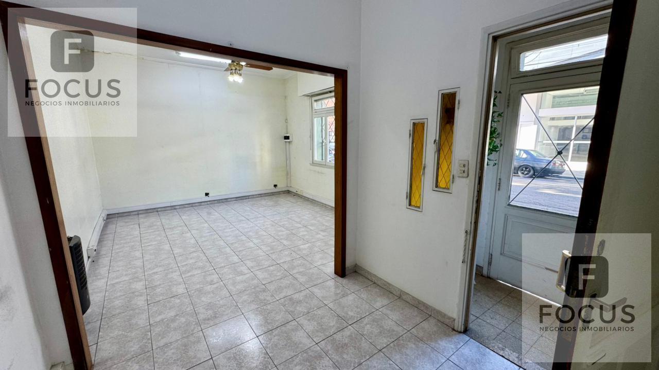 Foto de VENTA PH 2 AMB C/PATIO VELEZ SARSFIElD, imagen 3