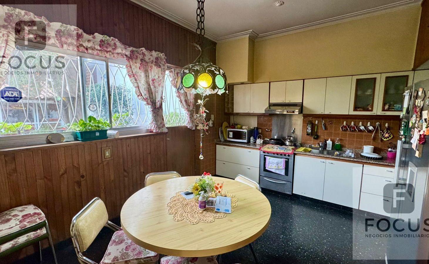 Foto de Venta Casa 6 Ambientes con jardín en Florida, imagen 2