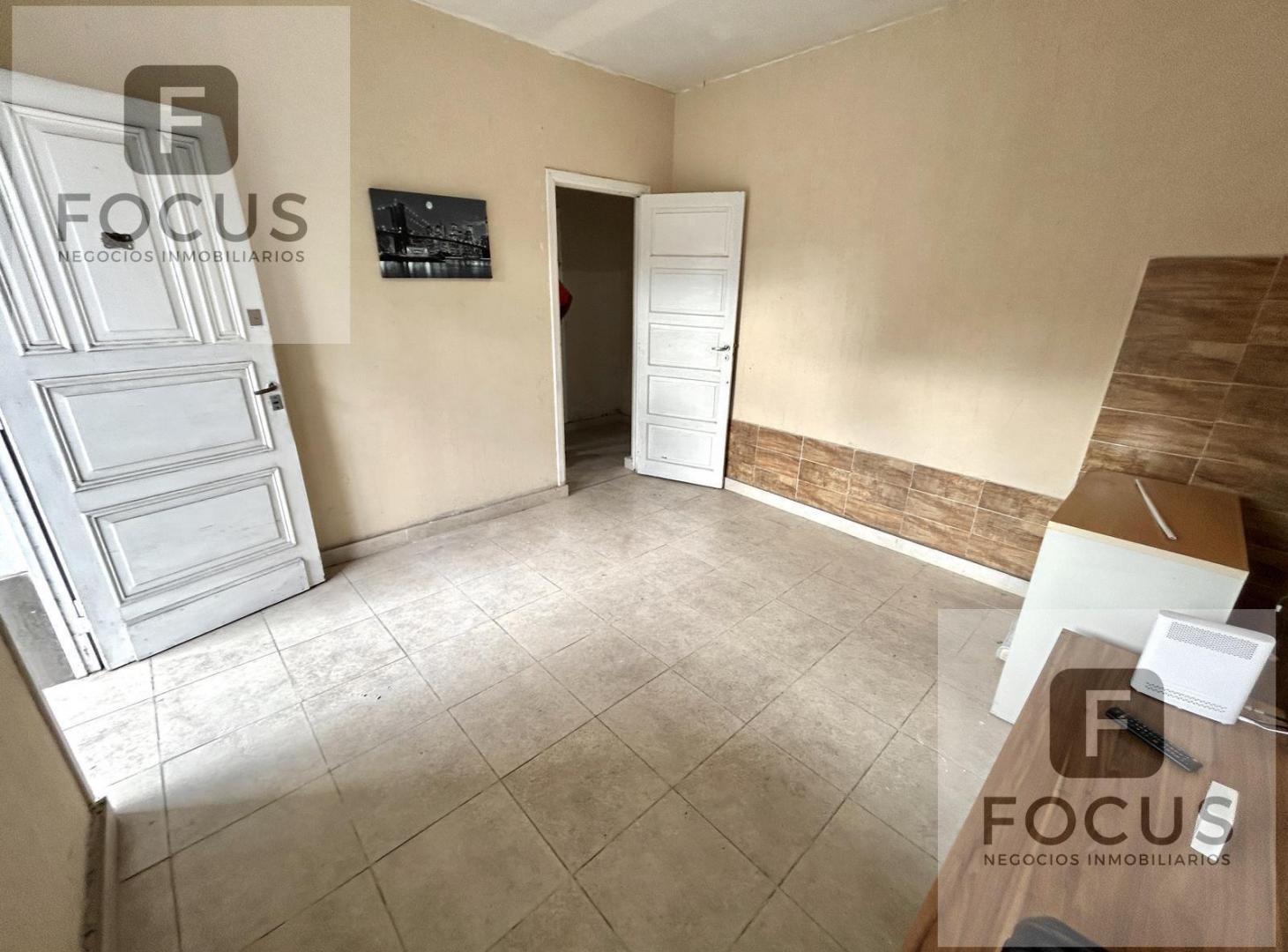 Foto de Venta Casa 3 Ambientes C/Patio Ramos Mejia APTO CREDITO, imagen 2