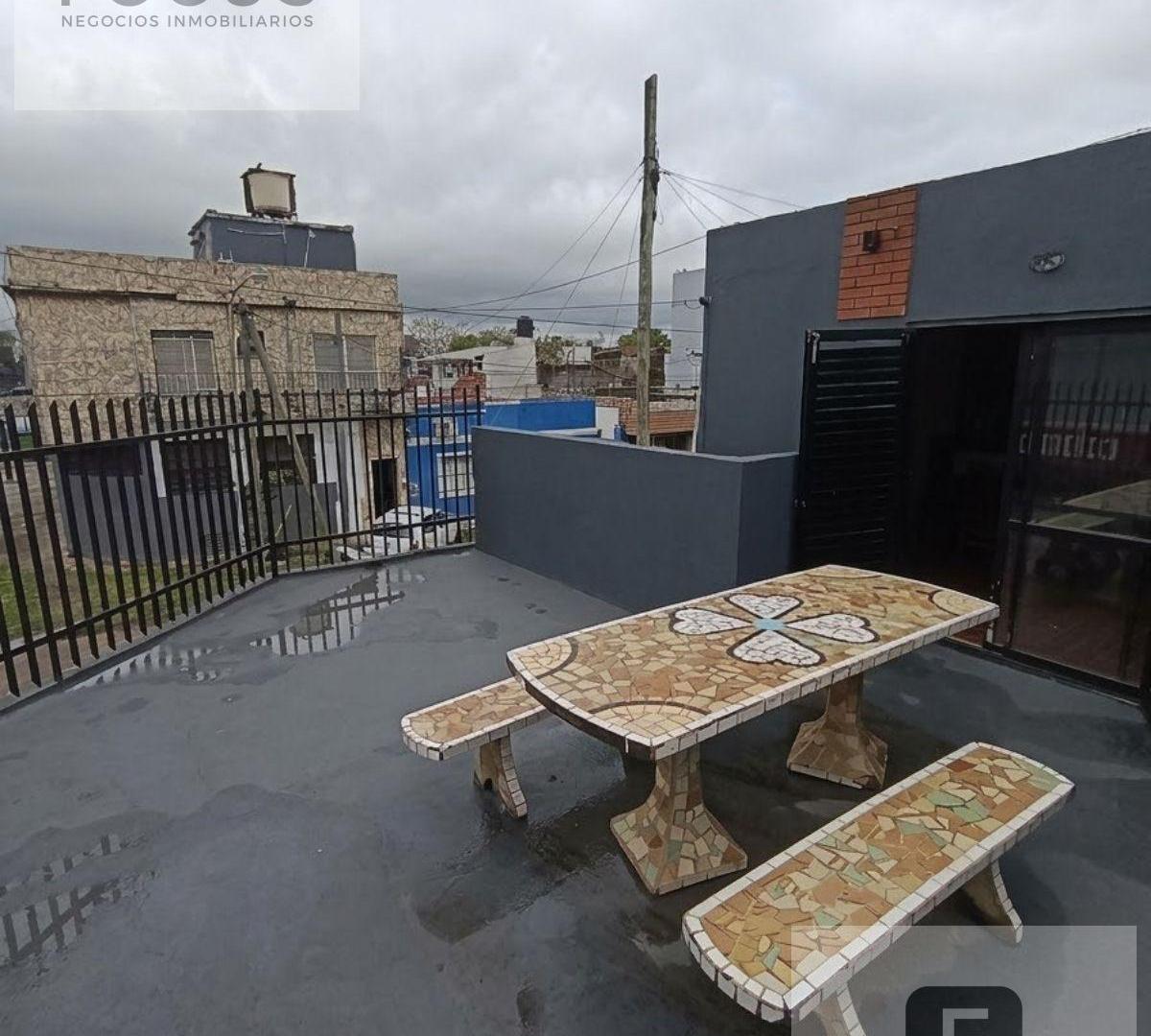Foto de Venta Casa 8 Ambientes con 2 cocheras en Villa Maipú, imagen 1