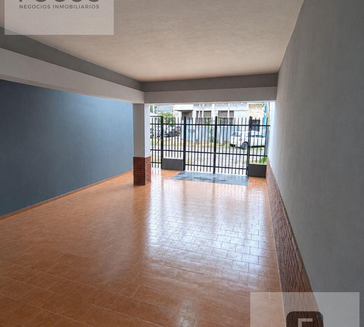 Foto de Venta Casa 8 Ambientes con 2 cocheras en Villa Maipú, imagen 3