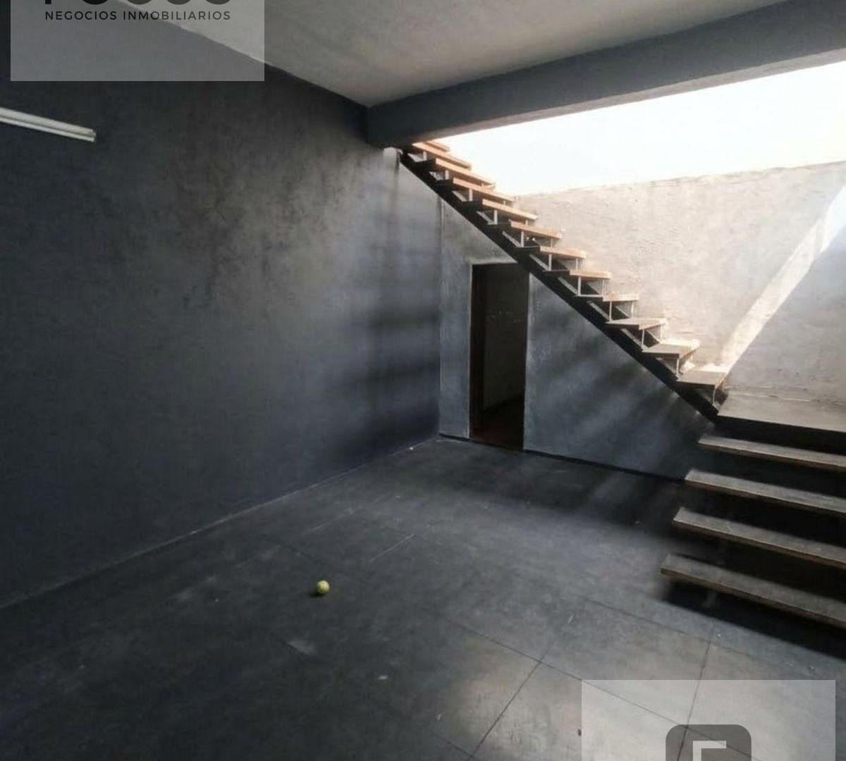 Foto de Venta Casa 8 Ambientes con 2 cocheras en Villa Maipú, imagen 4
