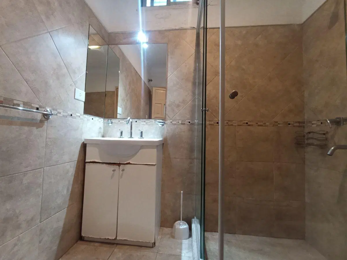 SE ALQUILA CASA 2 DORMTORIOS CON COCHERA EN JARDIN ESPINOSA- SANTA RITA 4