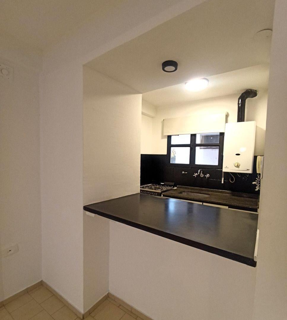 Foto de VENTA OPORTUNIDAD 1 DORM EN Bv. San Juan 900 piso alto, imagen 4