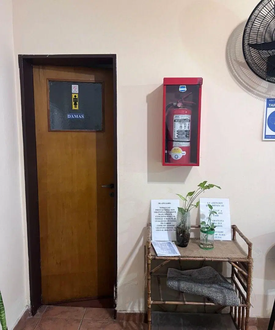 Oficina comercial de 23 m² en venta y alquiler en Centro 3