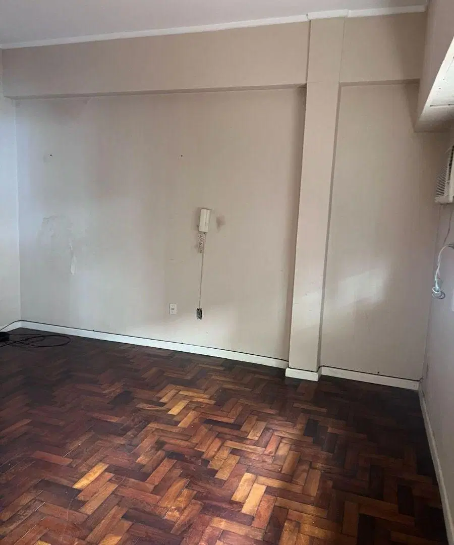 Oficina comercial de 23 m² en venta y alquiler en Centro 5