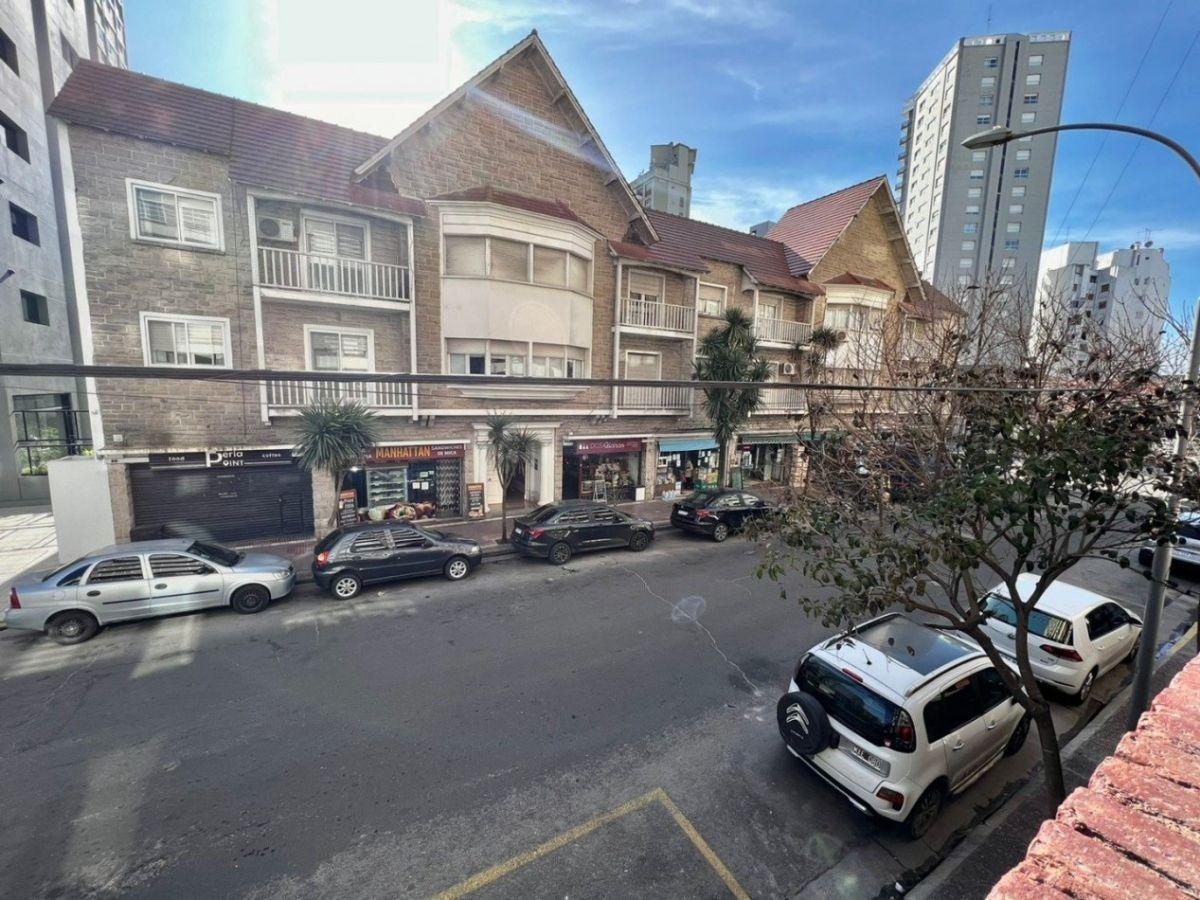 Foto de Departamento 3 ambientes en venta con balcon y cochera doble, imagen 2