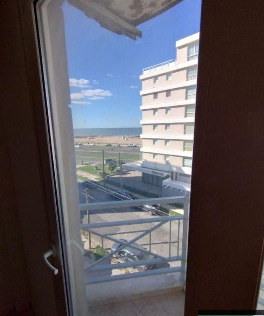 Foto de departamento 2 ambientes en alquiler frente al mar, imagen 1