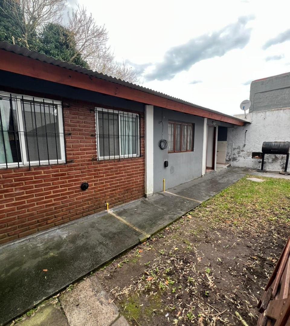 ALQUILER ANUAL CASA TRES AMBIENTES