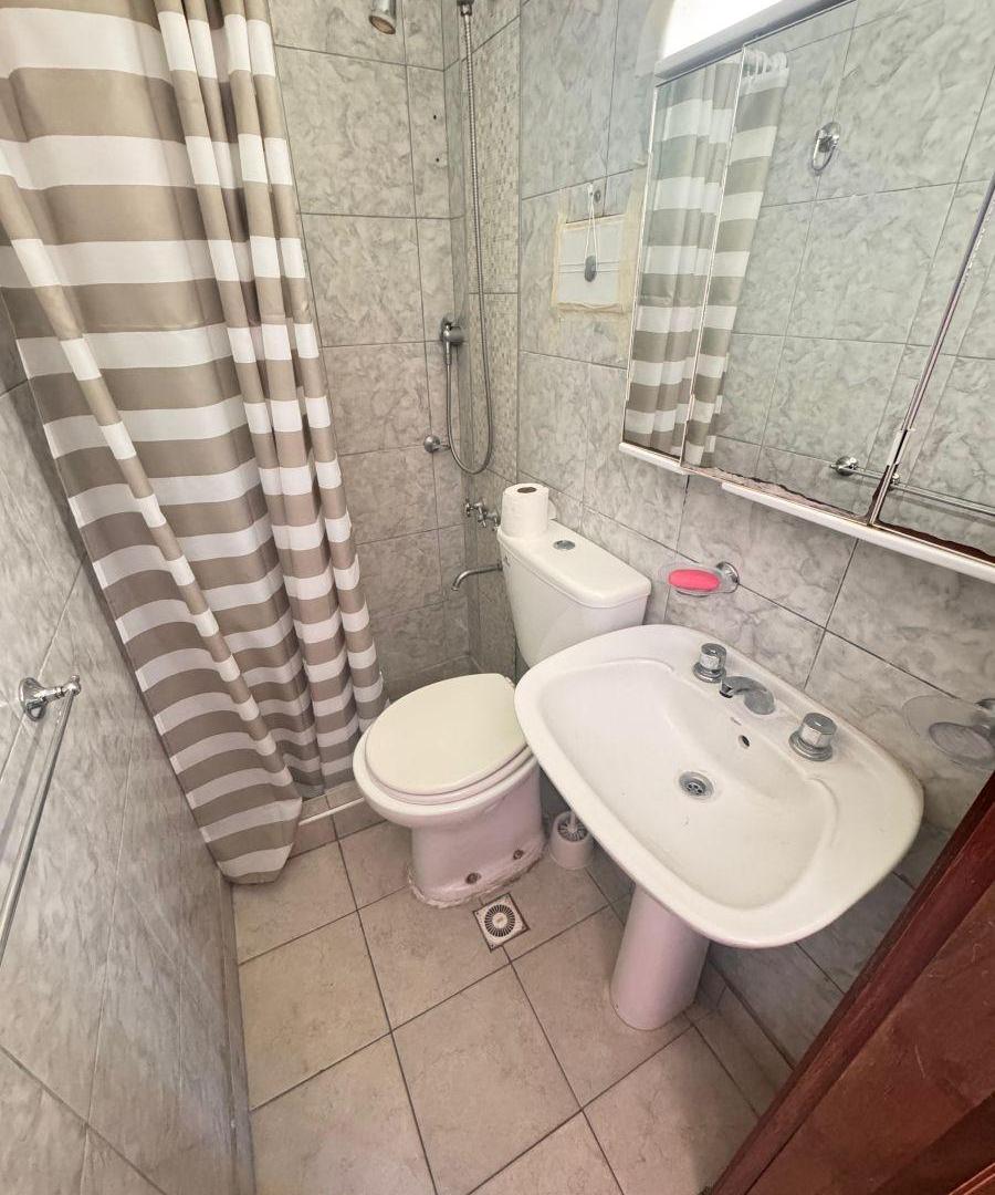 Foto de DEPARTAMENTO DE 1 AMBIENTE TERCER PISO CON BALCÓN A LA CALLE – PLAZA, imagen 3