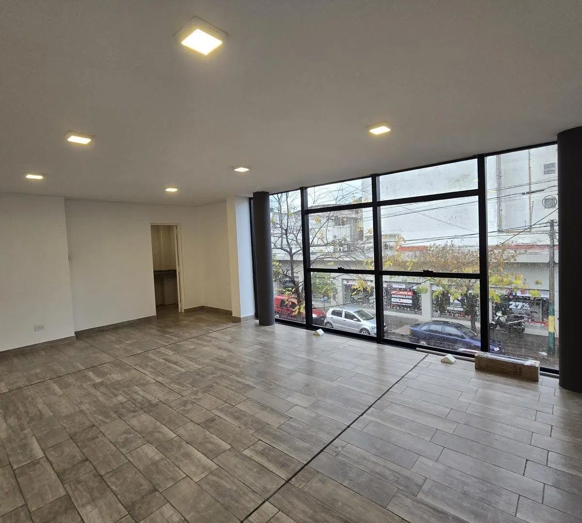 Alquiler 24 meses Oficina Comercial Zona Puerto 5