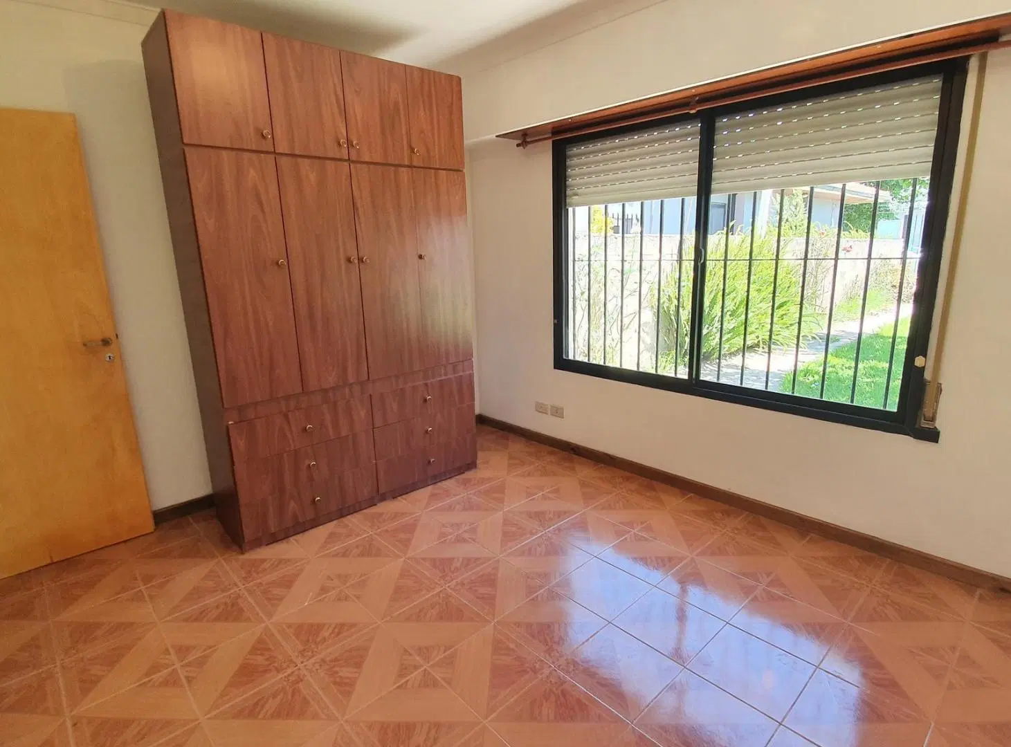 Alquiler 24 meses Casa 2 ambientes mas Local Zona Florencio Sanchez 8