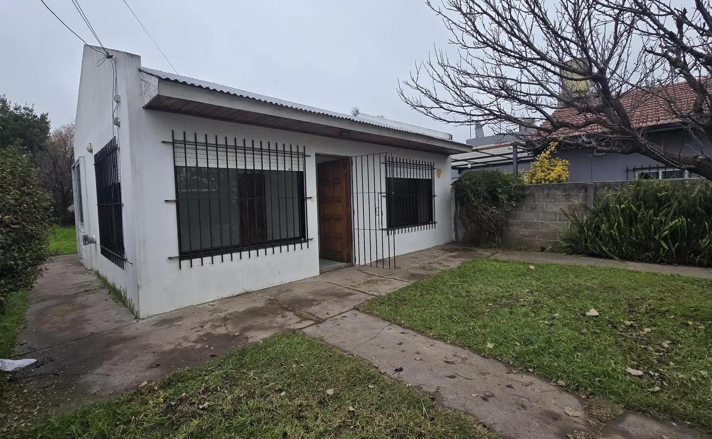 Alquiler 24 meses Casa 2 ambientes mas Local Zona Florencio Sanchez 3