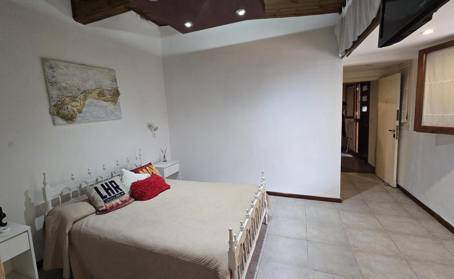 Foto de Alquiler 24 meses PH 3 ambientes Zona Las Avenidas, imagen 1