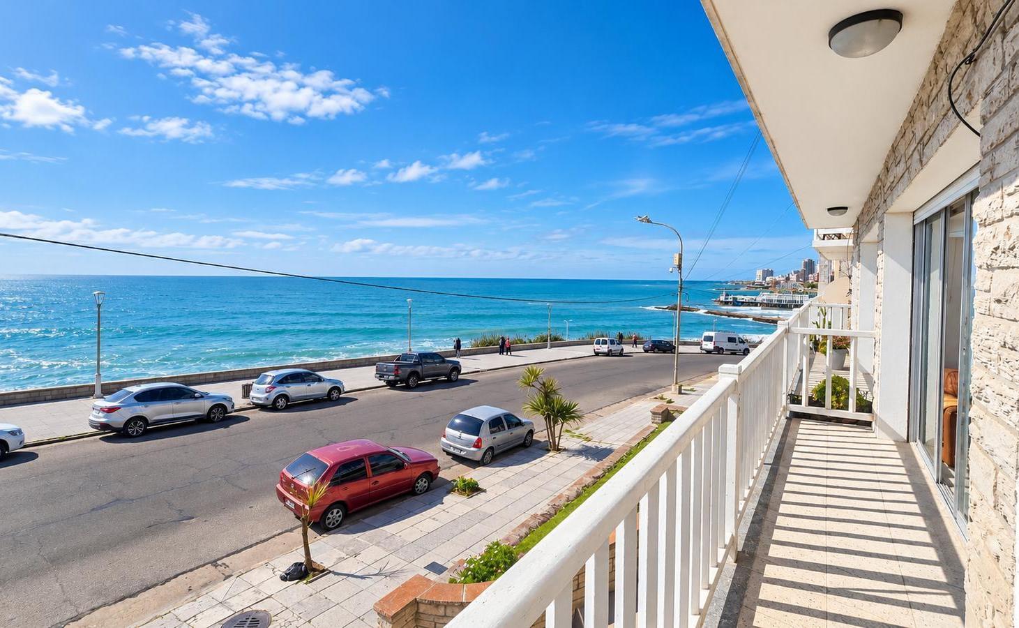 Foto de Venta Departamento 4 ambientes con vista al mar y cochera en La Perla, imagen 4