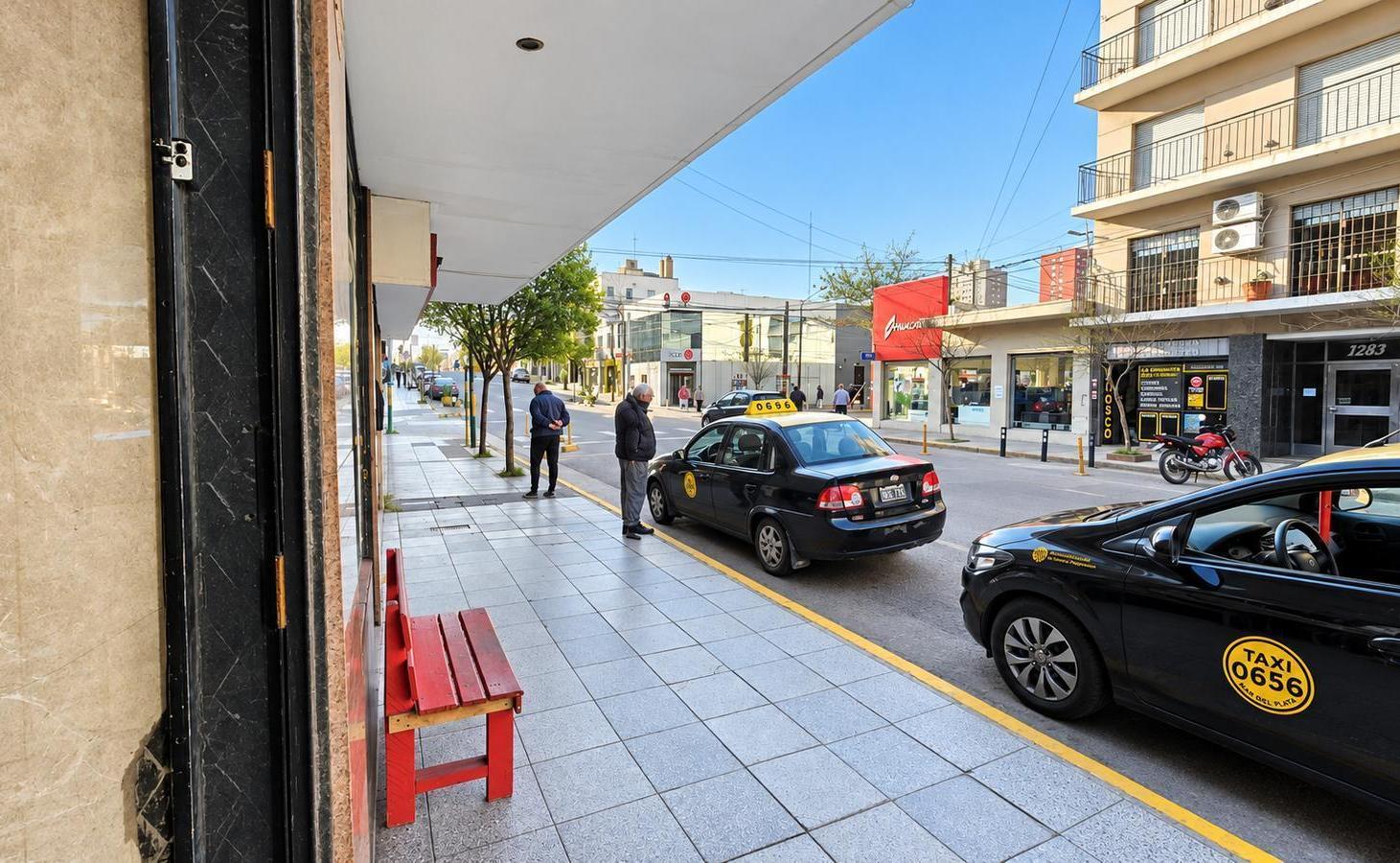 Foto de Alquiler 24 meses Local Comercial Zona Puerto, imagen 3
