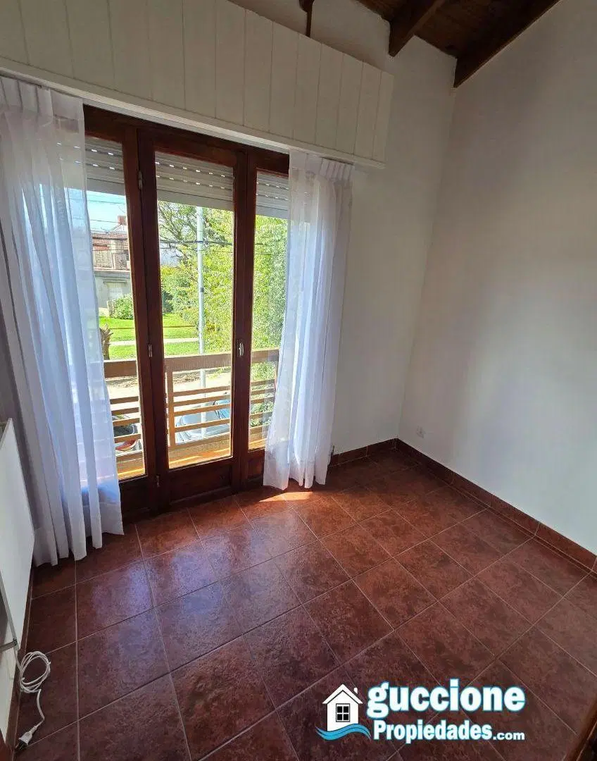 Departamento en planta alta en lo mejor del mundialista zona friuli y ortiz de zarate 1