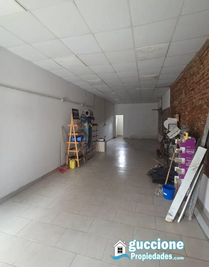 LOCAL COMERCIAL SOBRE TALCAHUANO 4