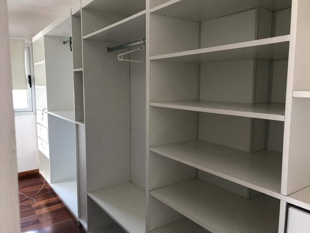 Amplia Casa de 5 Dorm. en Cerro de Las Rosas 5
