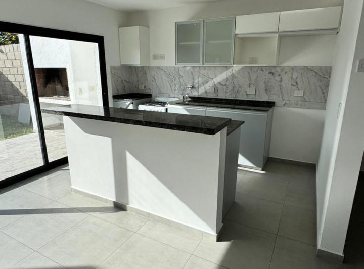 DUPLEX  EN VENTA LOMAS DE MANANTIALES 5