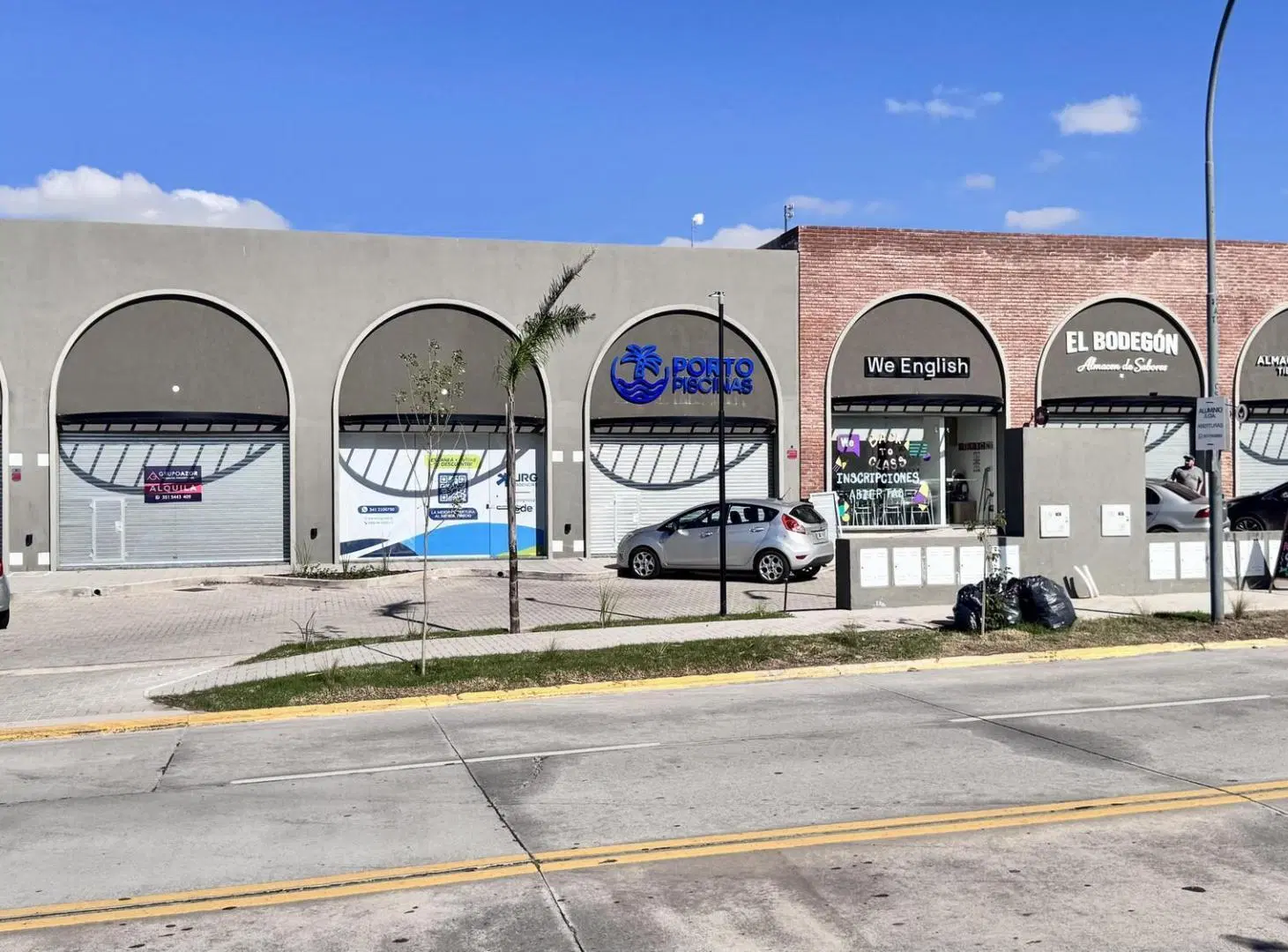 LOCAL EN VENTA - PASEO COMERCIAL ARCOS PLAZA - MANANTIALES I cRENTA ! 4
