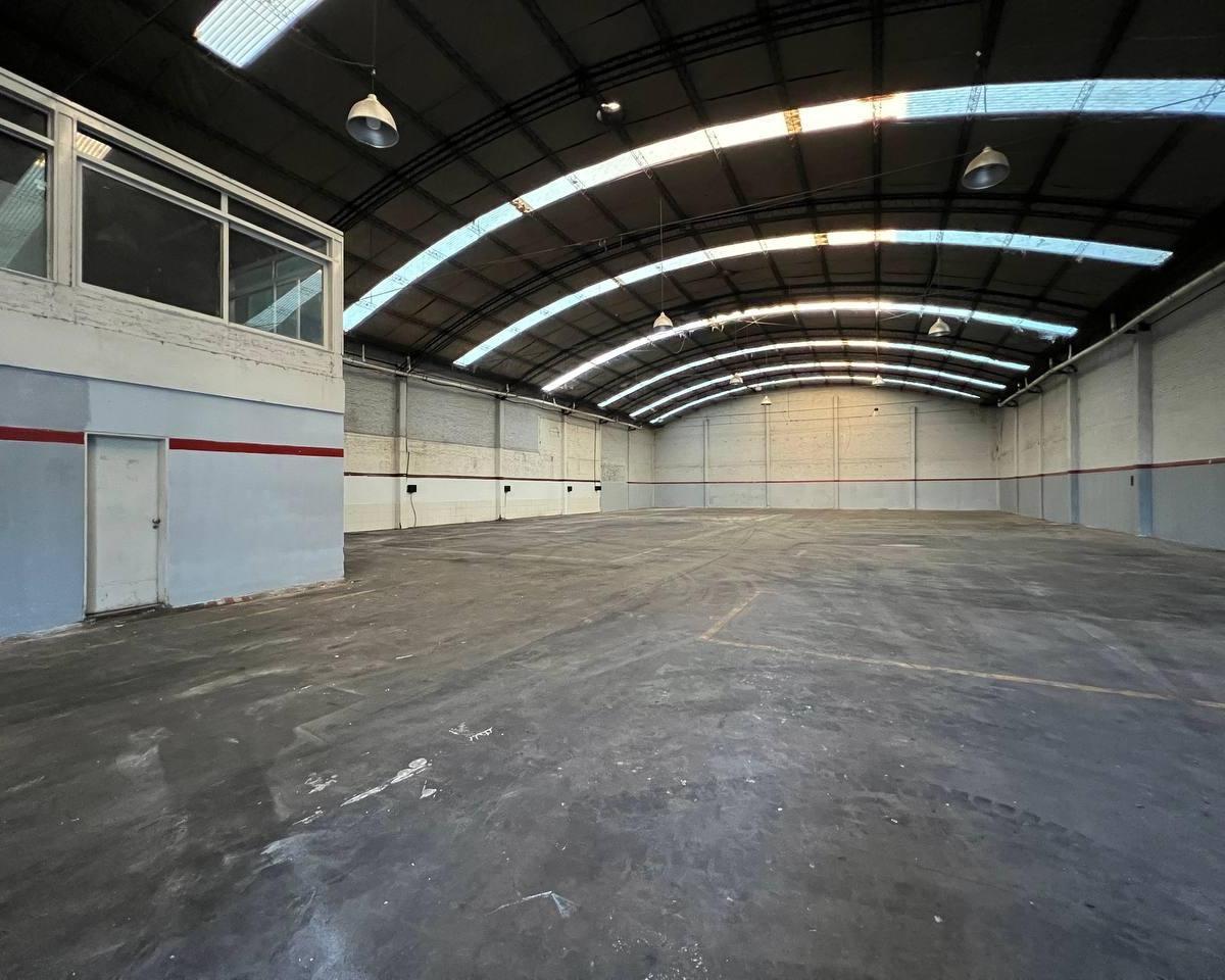 Excelente Galpon en Ruta 8 San Martin Planta 1450 m² Opción de Venta o Alquiler 1