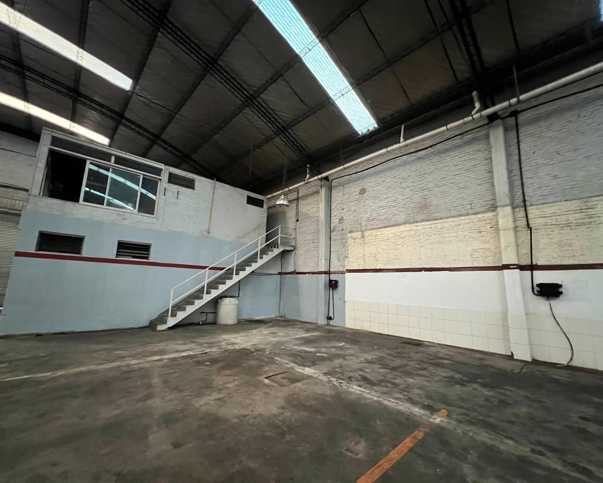 Excelente Galpon en Ruta 8 San Martin Planta 1450 m² Opción de Venta o Alquiler 4