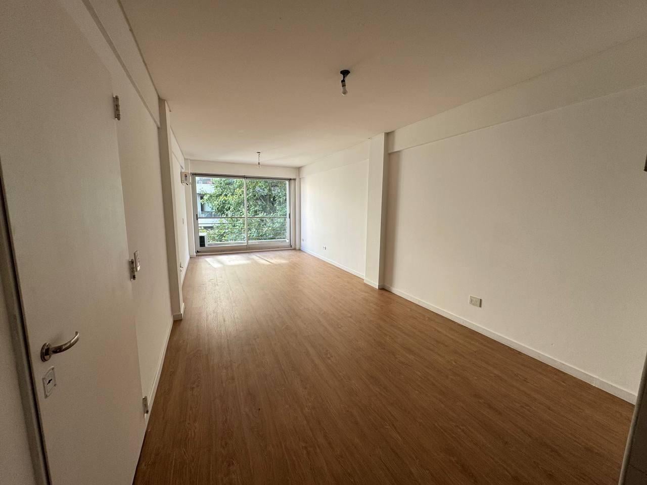Excelente departamento al frente con balcon y Baulera!! apto credito !