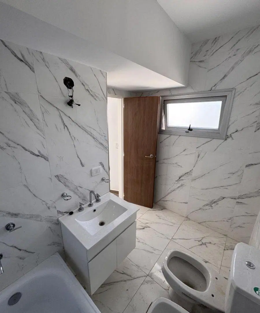 Imperdible Piso de 2 Ambientes con Balcon y Terraza! Apto Credito!! 5