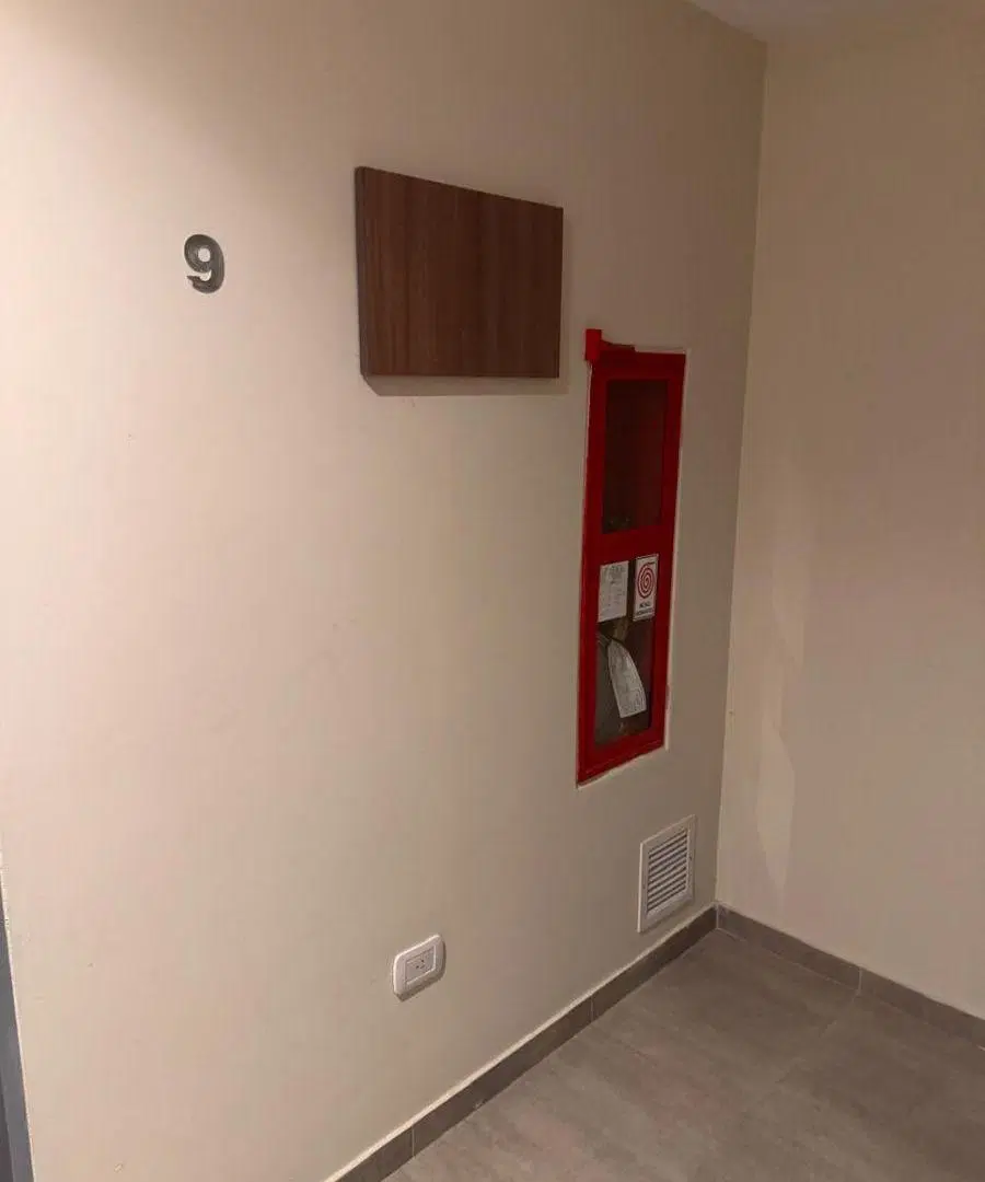 Imperdible Piso de 2 Ambientes con Balcon y Terraza! Apto Credito!! 4