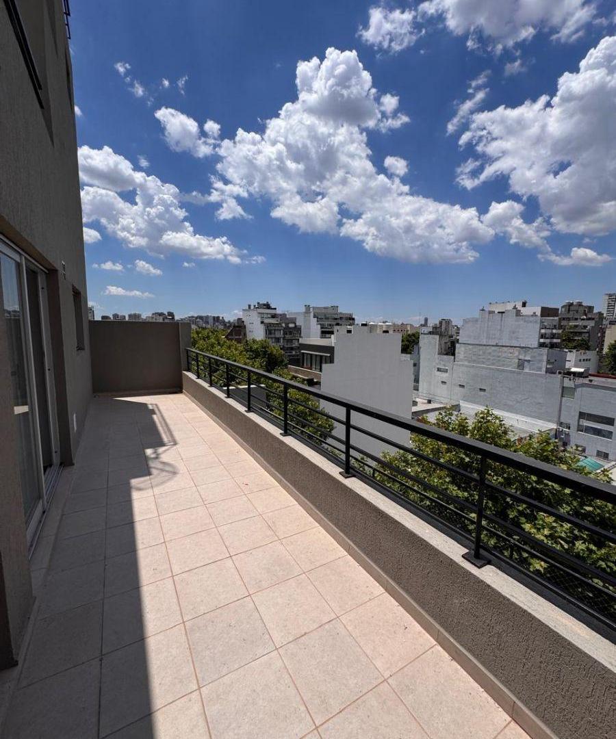 Imperdible Piso de 2 Ambientes con Balcon y Terraza! Apto Credito!!