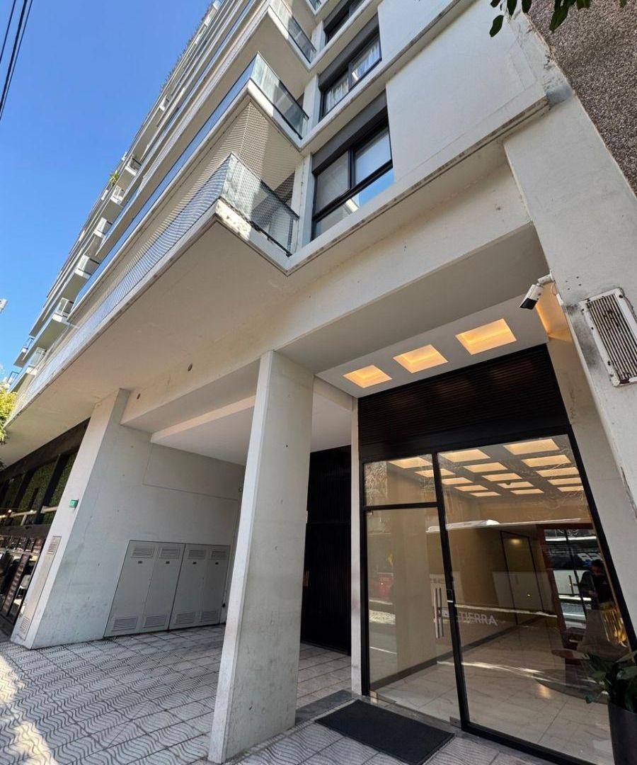 Exclusivo Departamento 2 Ambientes de Categoria Edificio "Palmera Crespo"