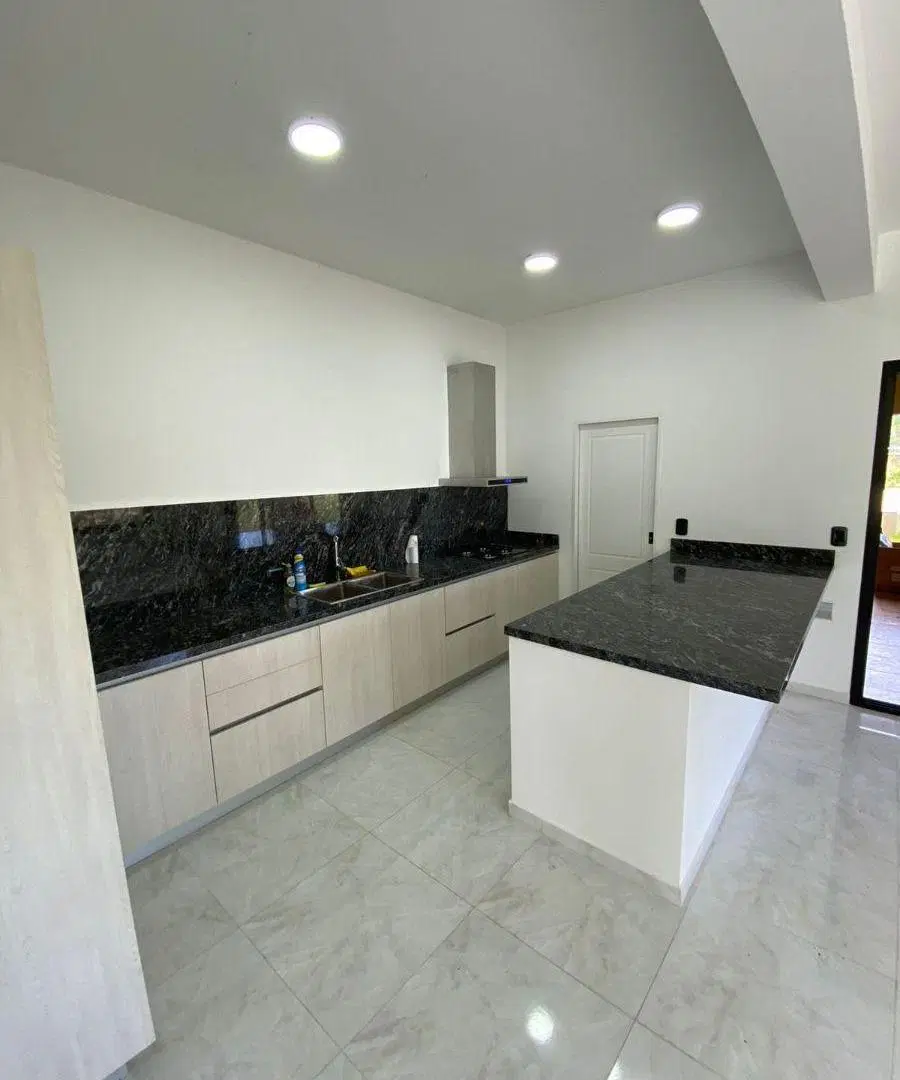Excelente casa a Estrenar en praderas de Lujan 4 ambientes! 5