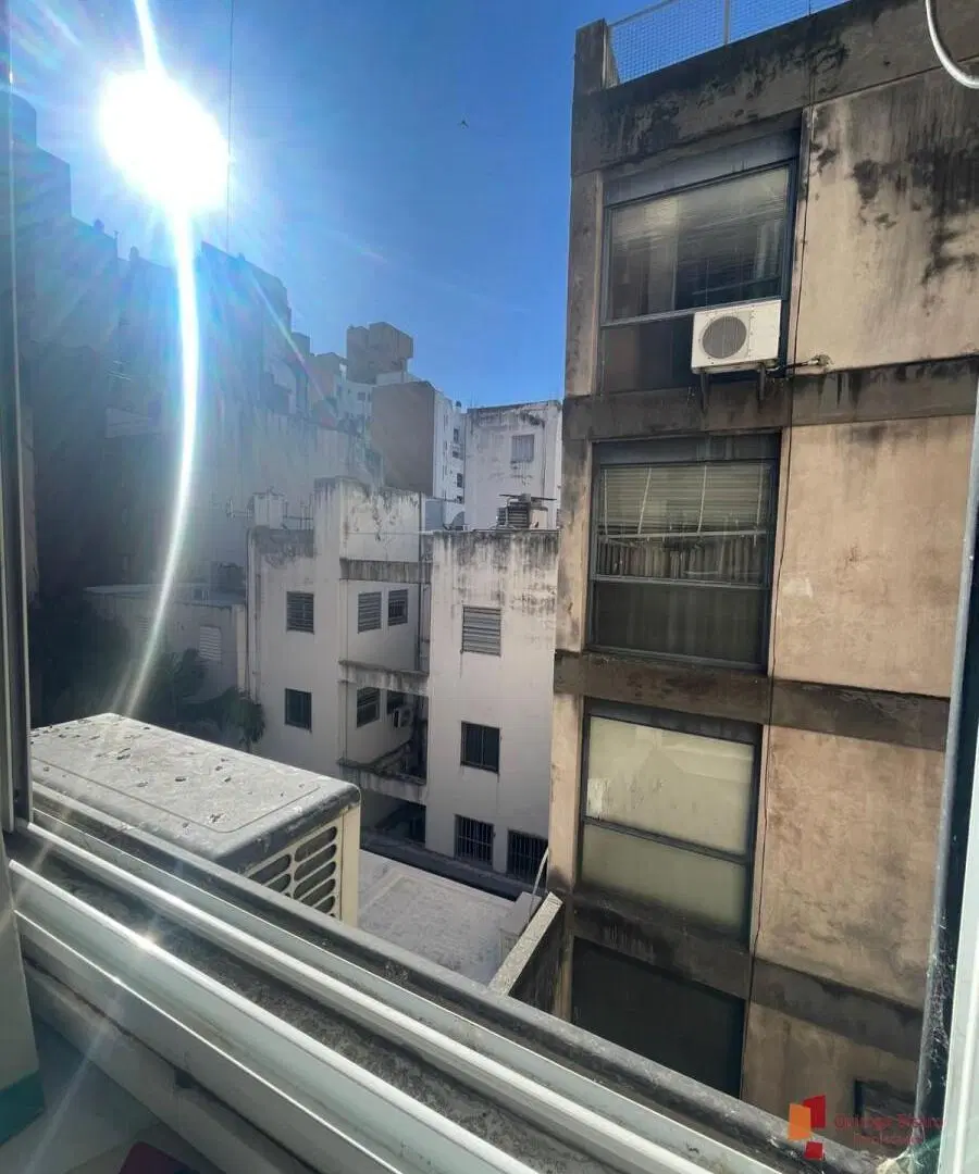 VENTA | B° Centro | Oficina con 2 privados | 34 m2 cub | 4° piso - Contrafrente | a 200 mts de Tribu 2